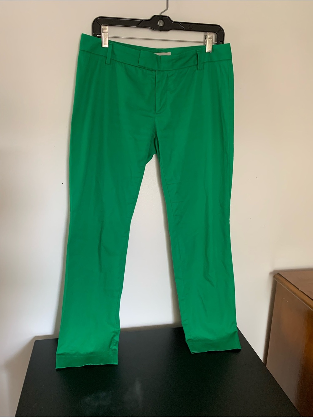 GAP Women’s Cropped Straight-Leg Pants in Bright Green